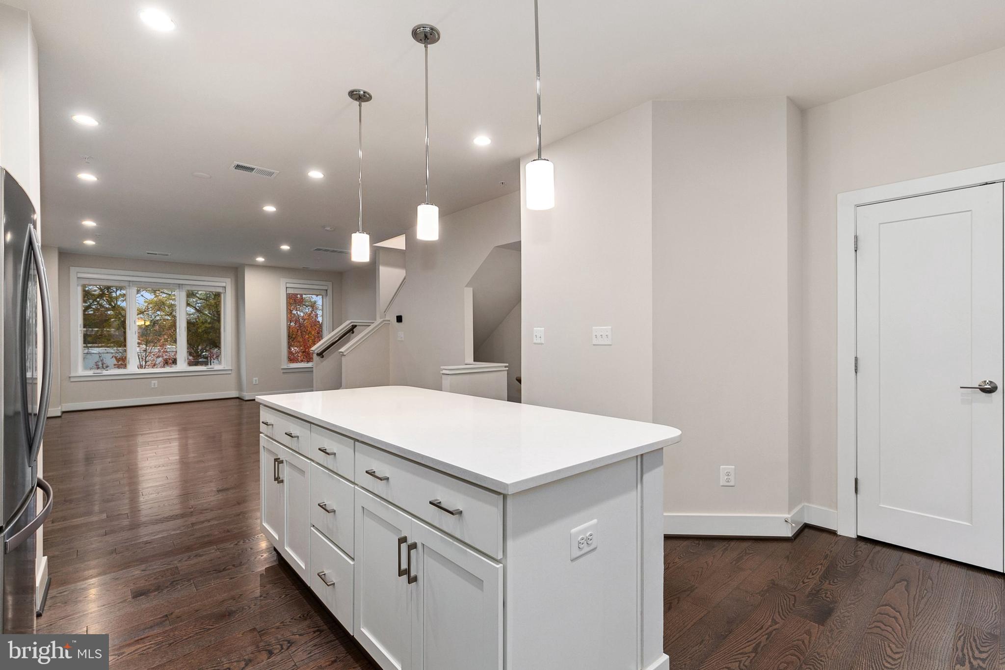 ROCKVILLE OUTSIDE - Residential