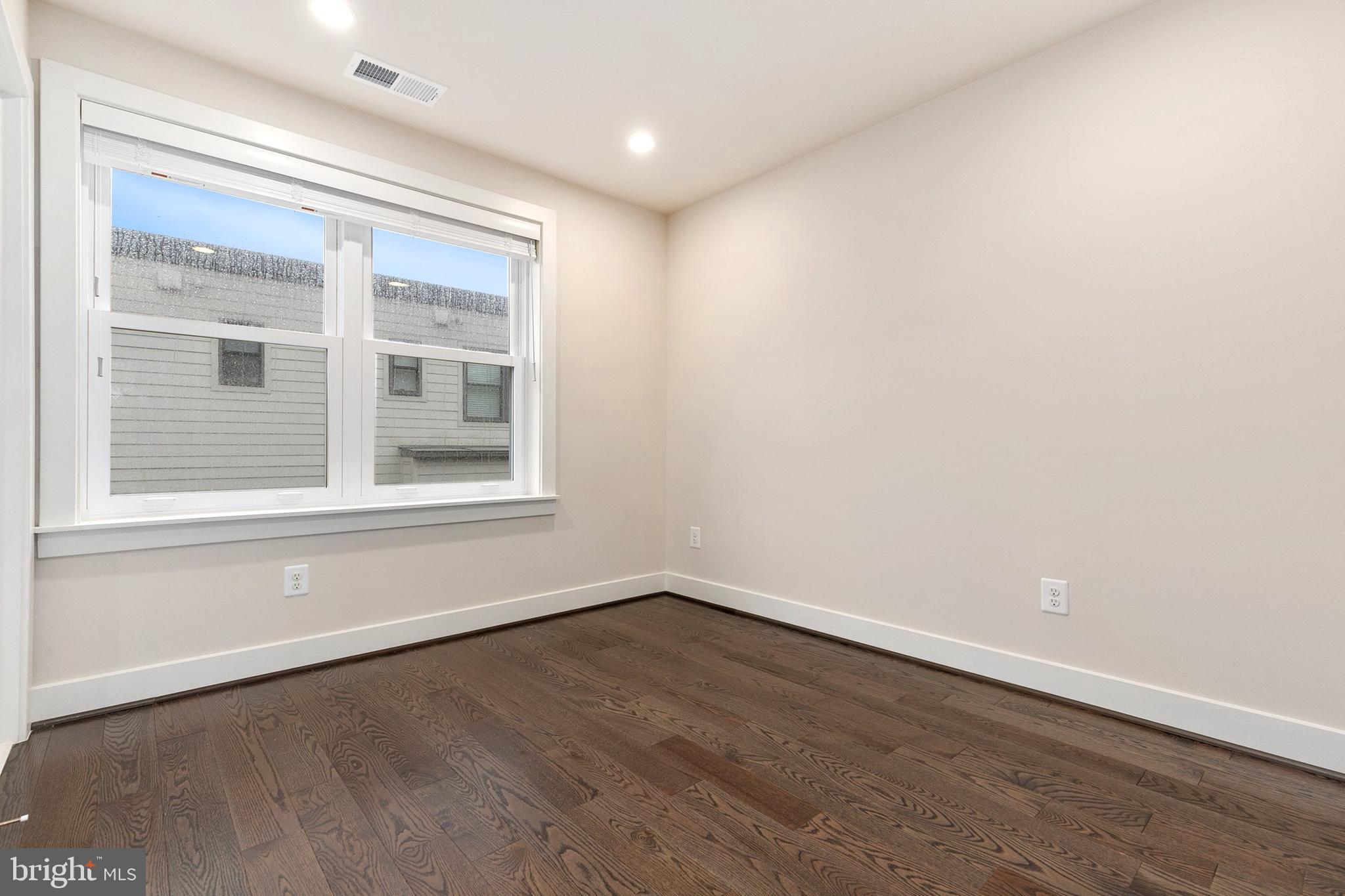 ROCKVILLE OUTSIDE - Residential