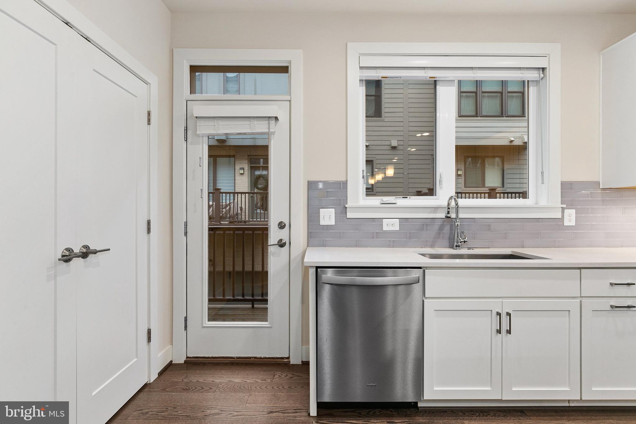 ROCKVILLE OUTSIDE - Residential