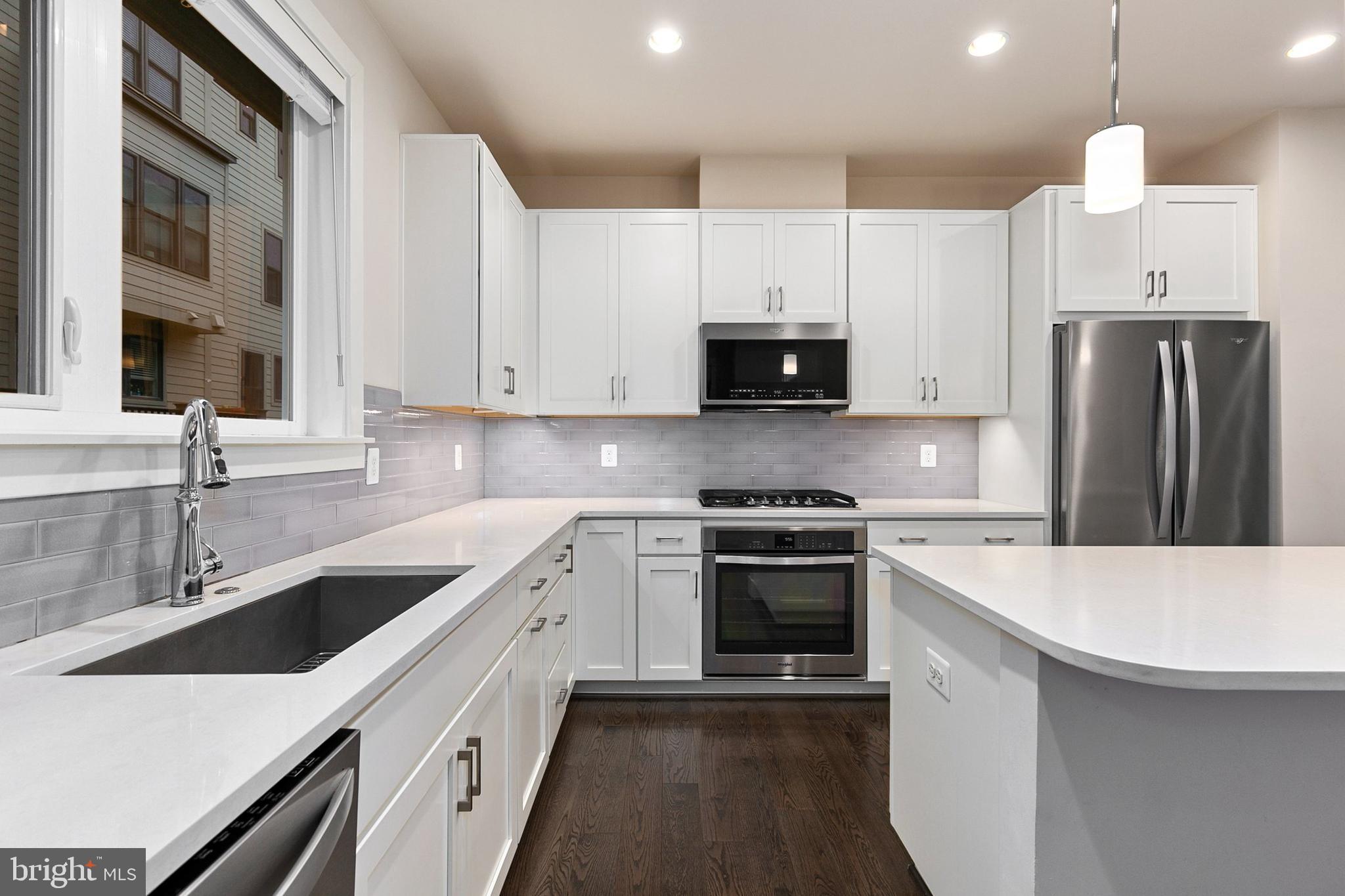 ROCKVILLE OUTSIDE - Residential