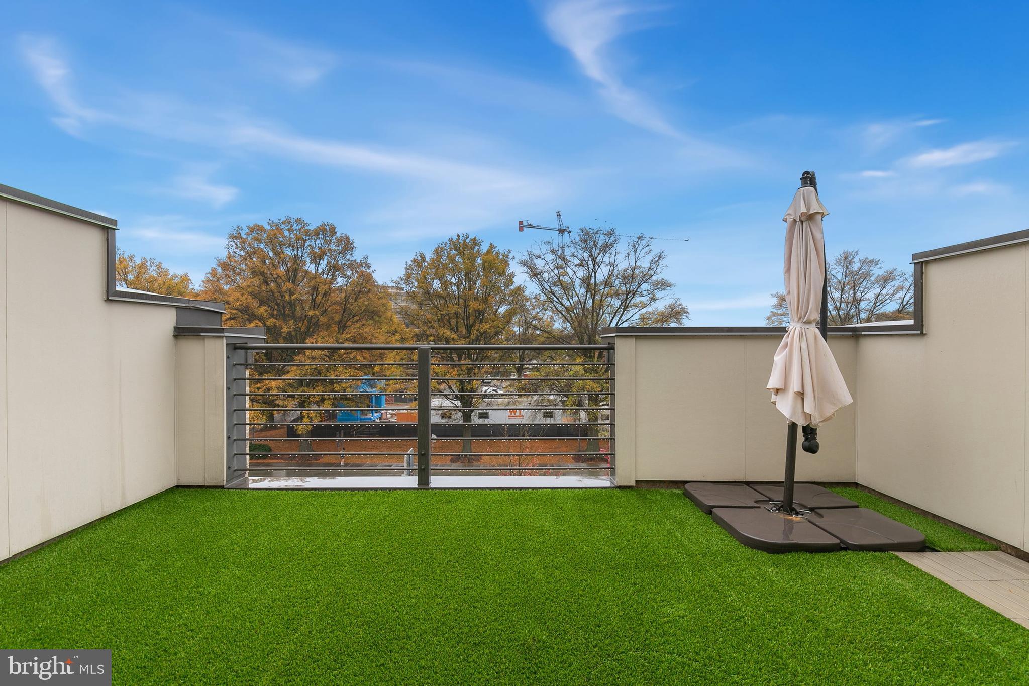 ROCKVILLE OUTSIDE - Residential