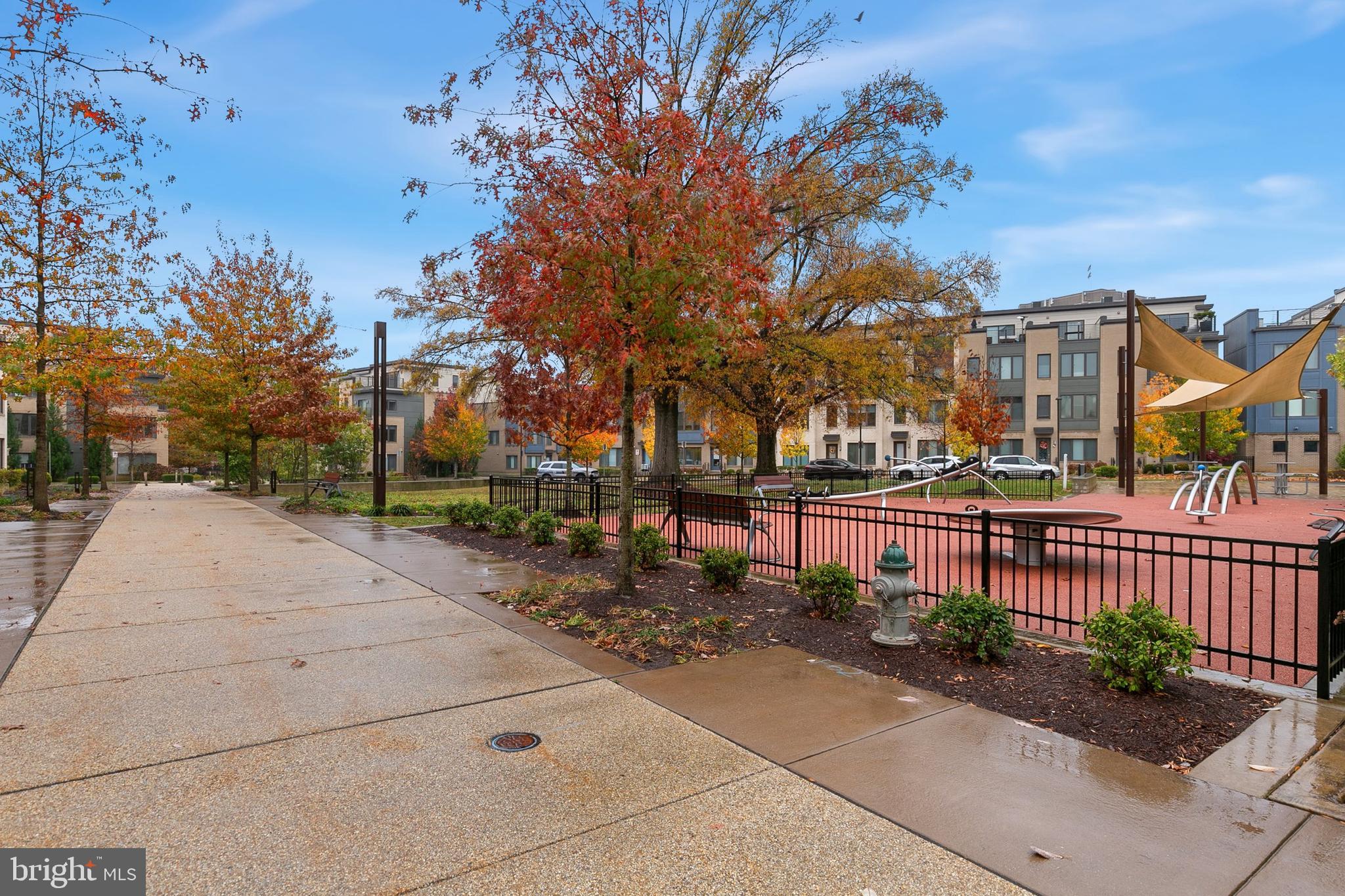 ROCKVILLE OUTSIDE - Residential