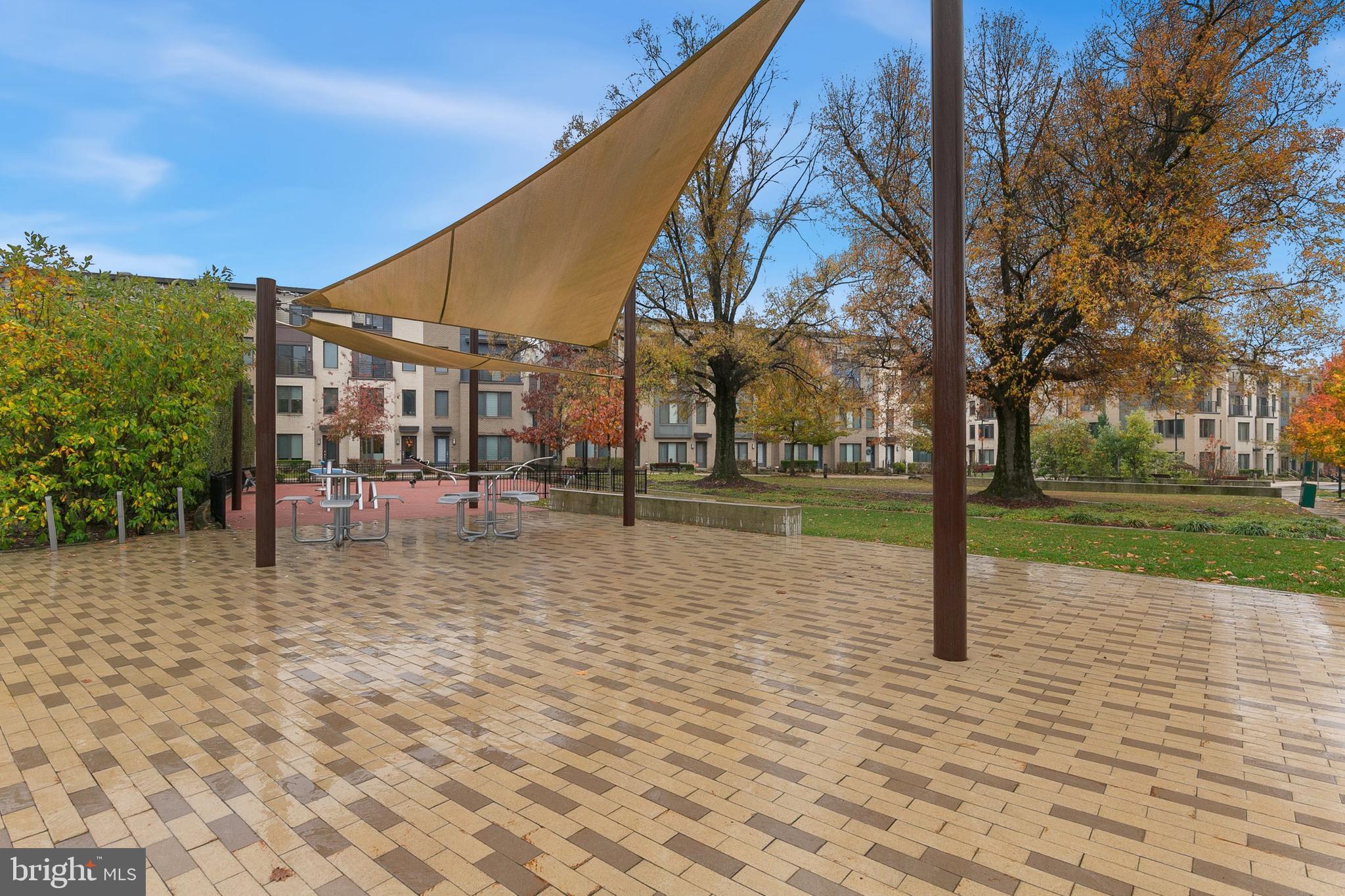 ROCKVILLE OUTSIDE - Residential