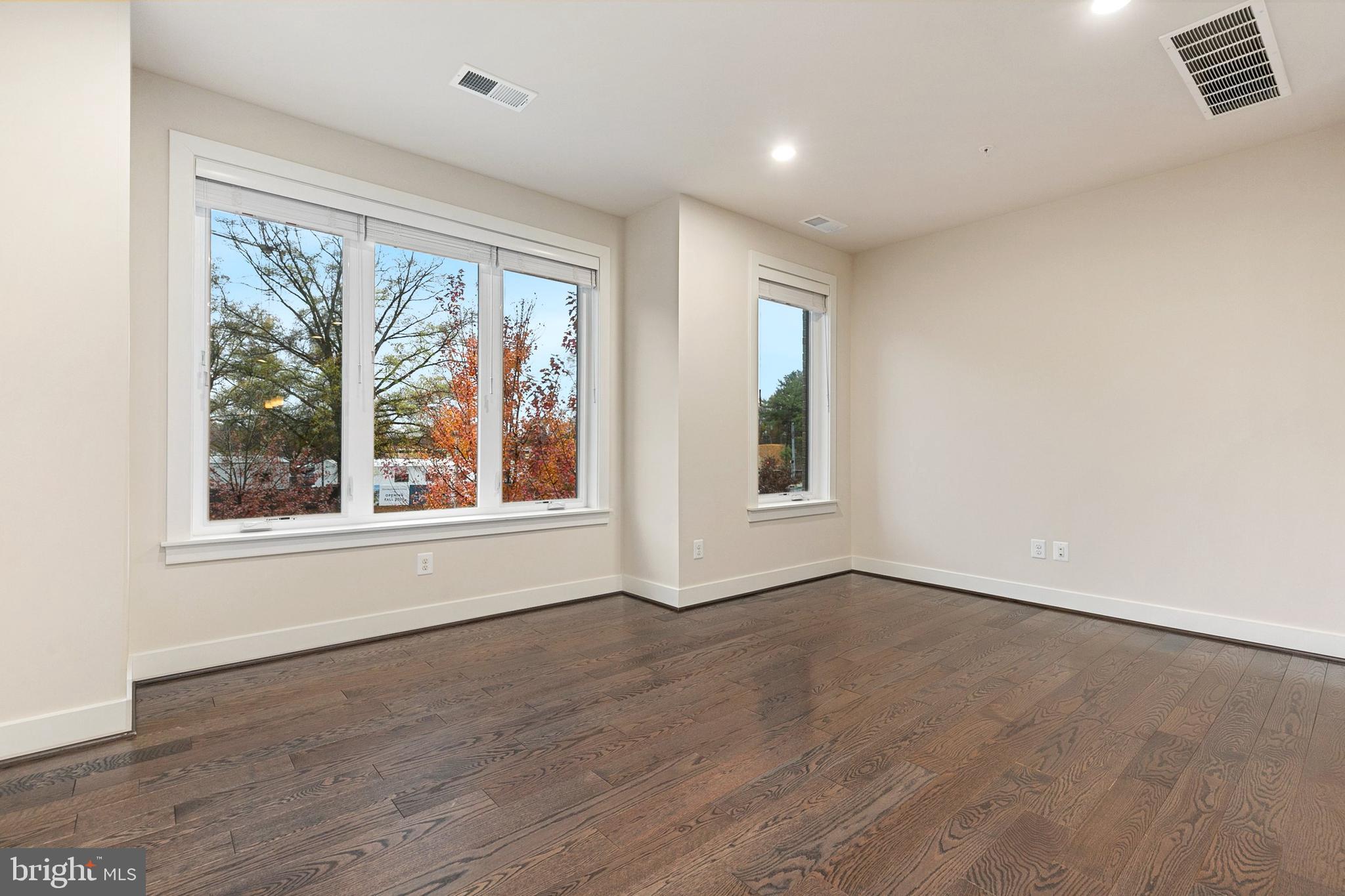 ROCKVILLE OUTSIDE - Residential