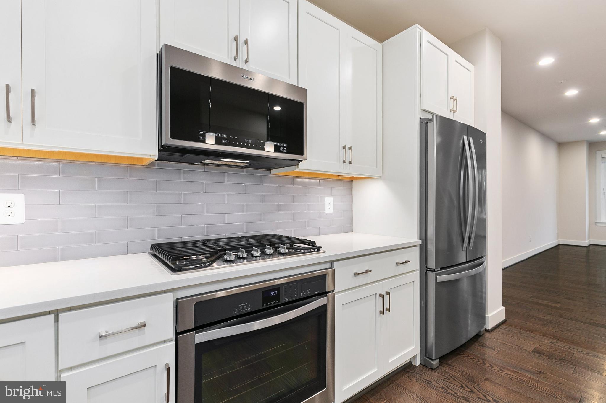 ROCKVILLE OUTSIDE - Residential