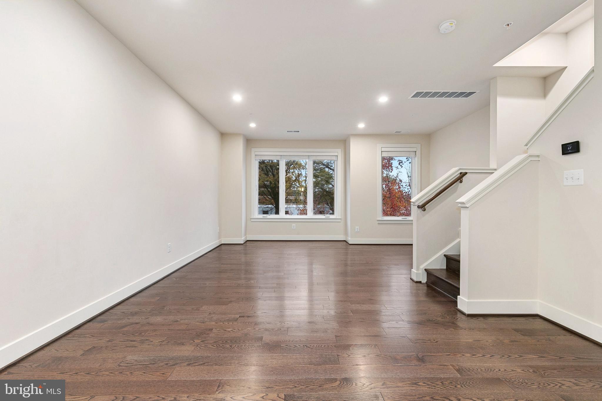 ROCKVILLE OUTSIDE - Residential