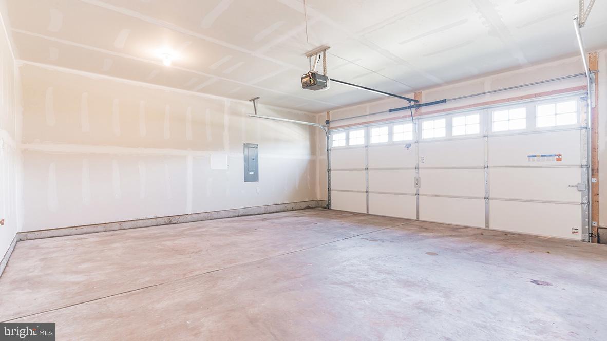 POTTSGROVE HUNT - Residential