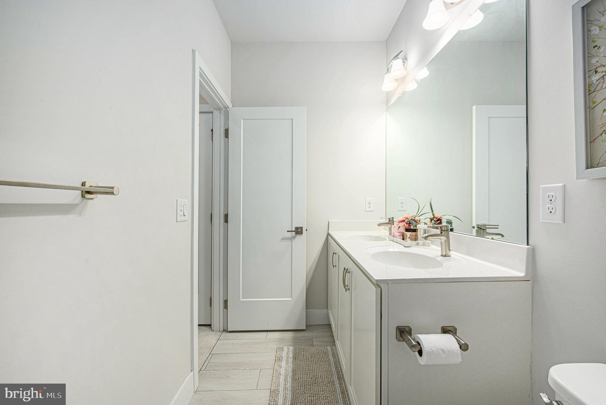 OVERLOOK AT TOWN CENTER - Residential