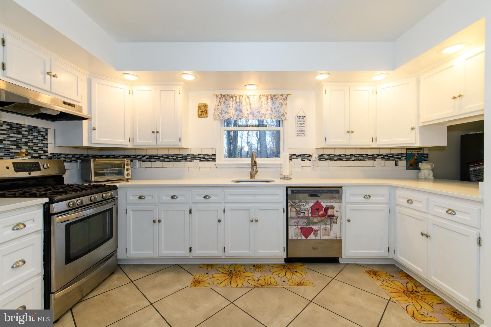 219 ROBINS COURT