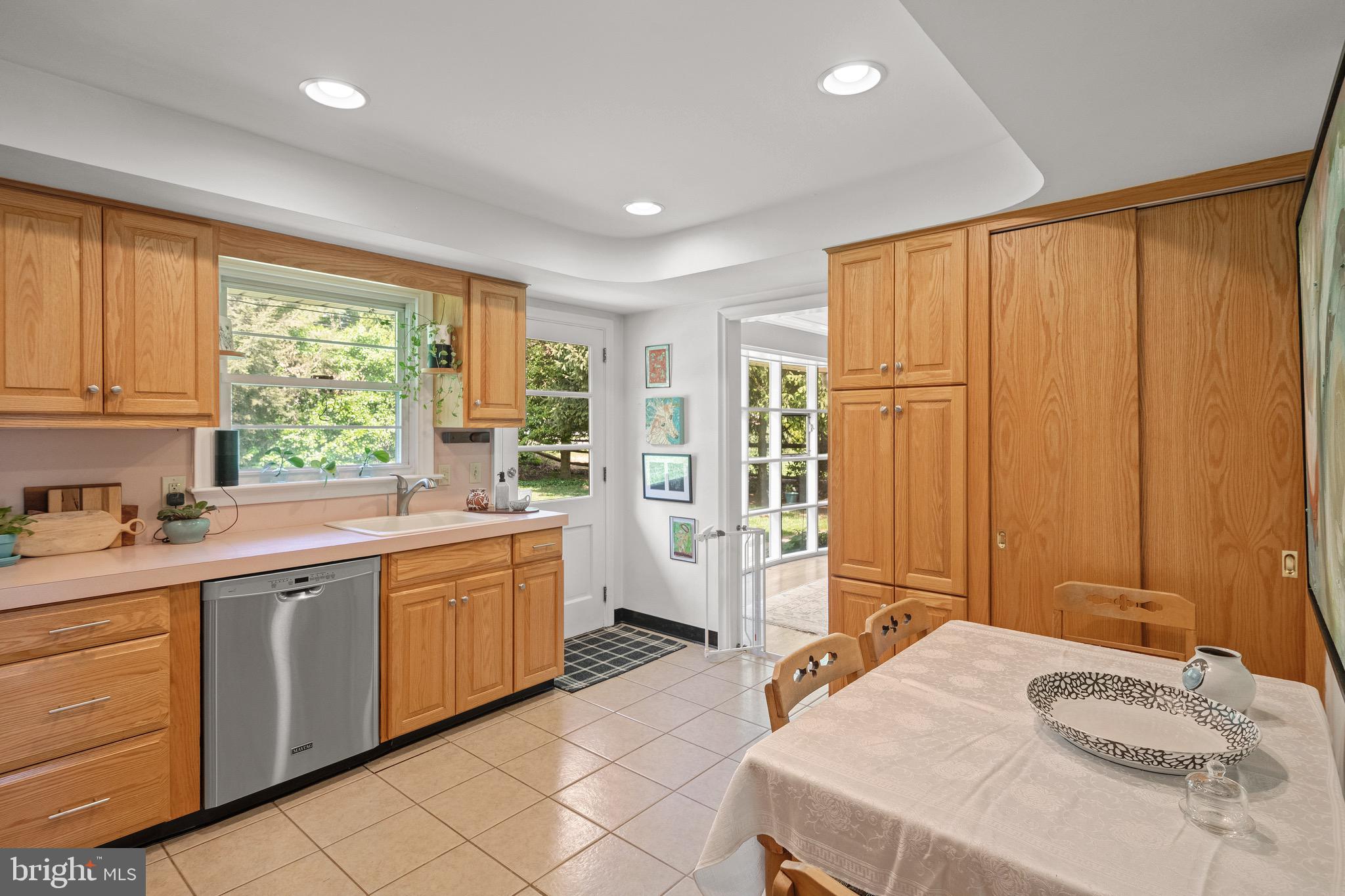 BEVERLY ESTATES - Residential