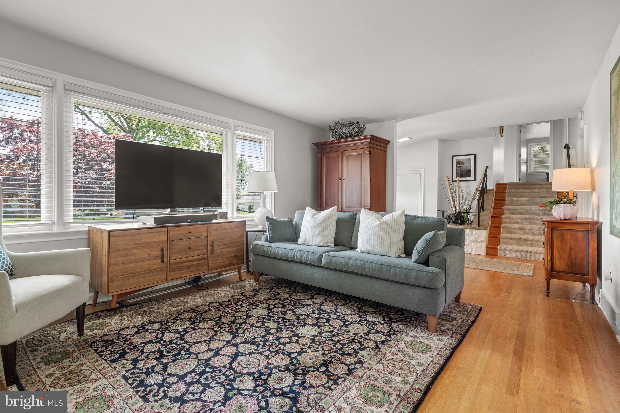 BEVERLY ESTATES - Residential