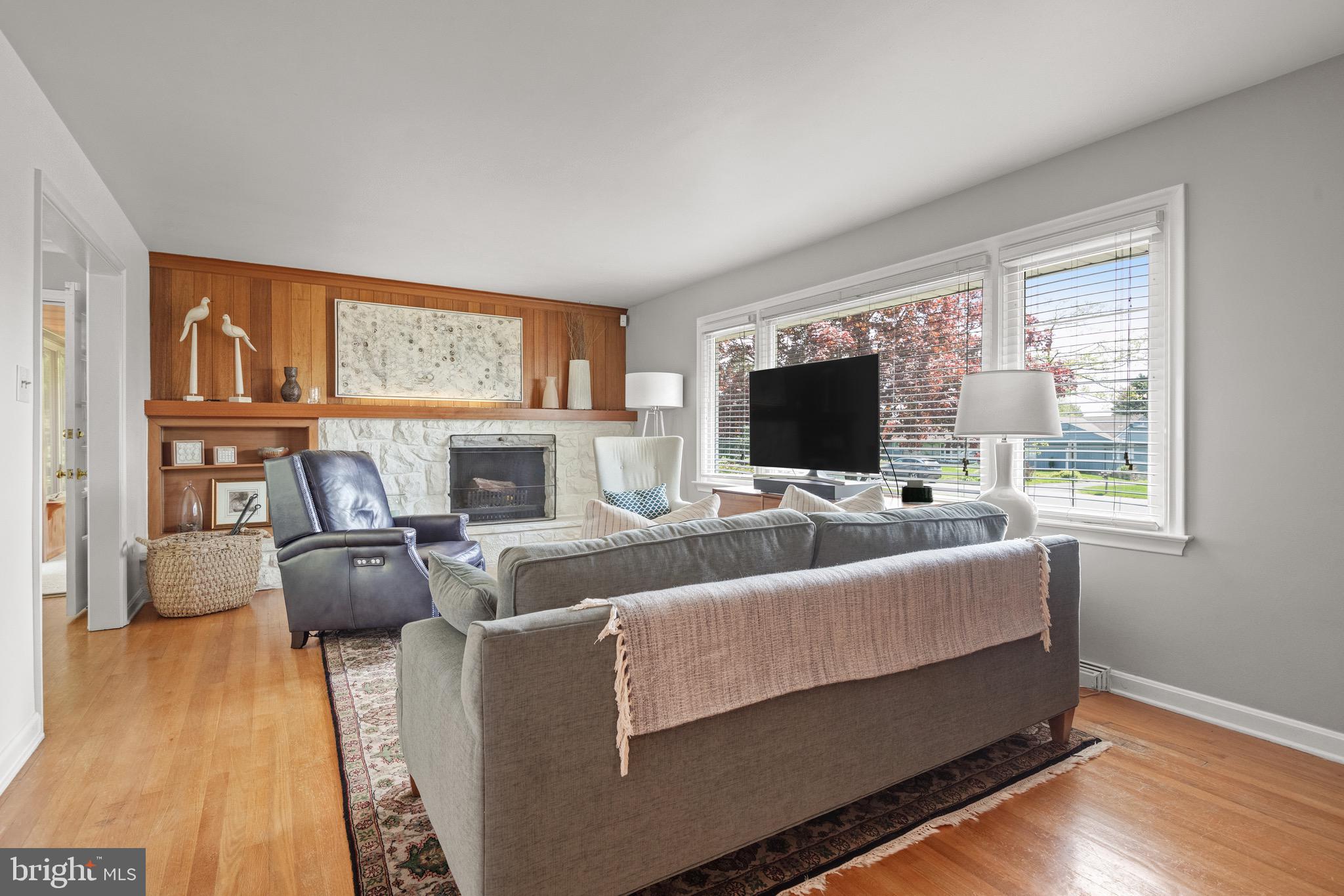 BEVERLY ESTATES - Residential