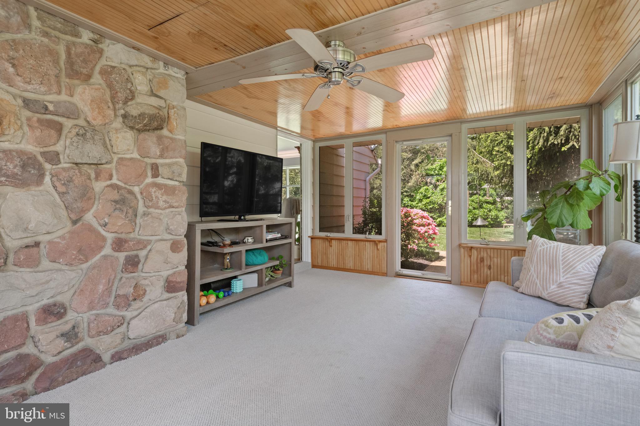 BEVERLY ESTATES - Residential