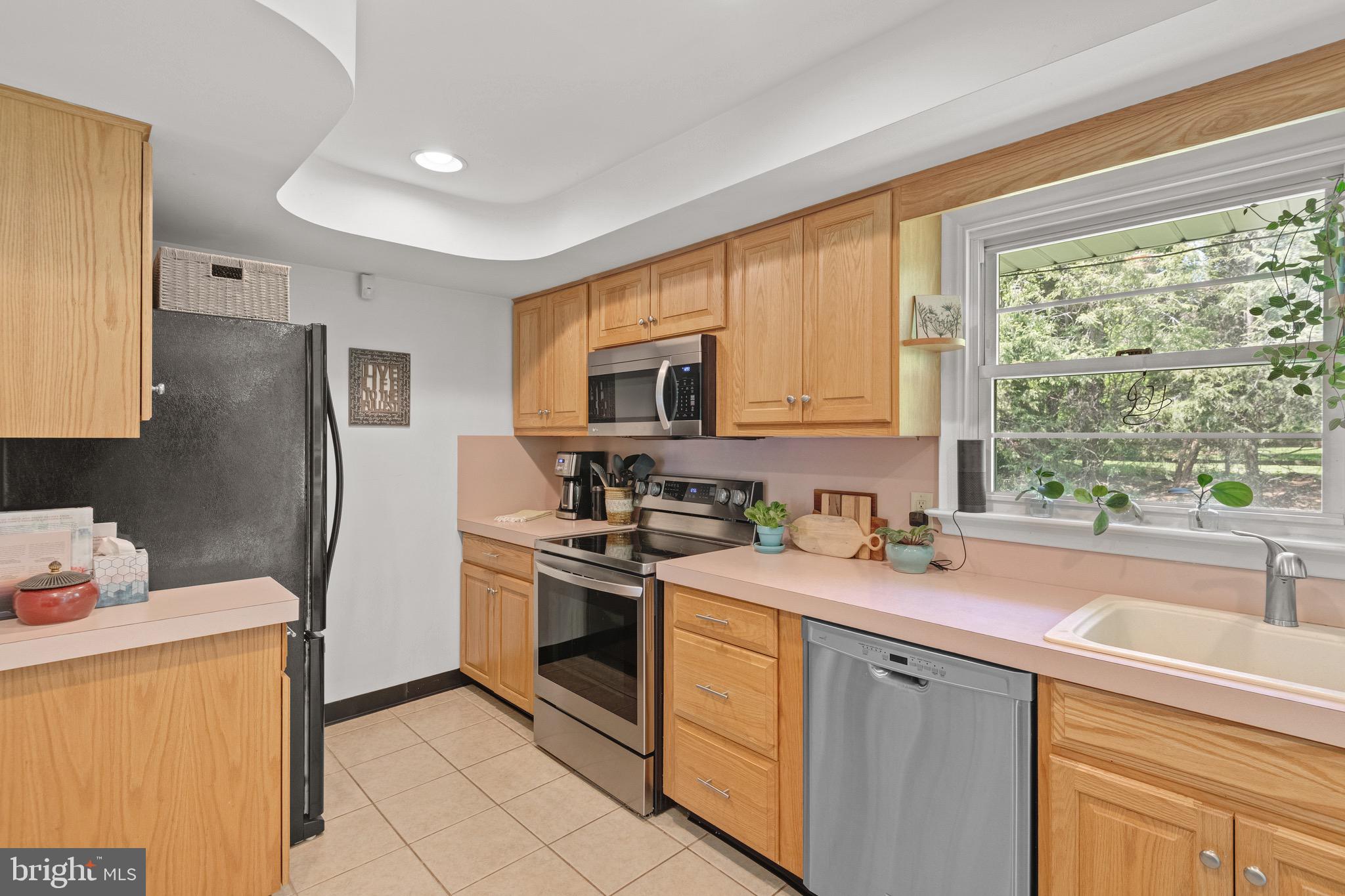 BEVERLY ESTATES - Residential