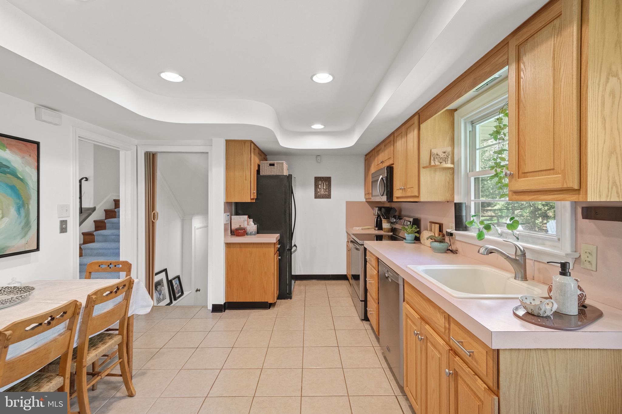 BEVERLY ESTATES - Residential