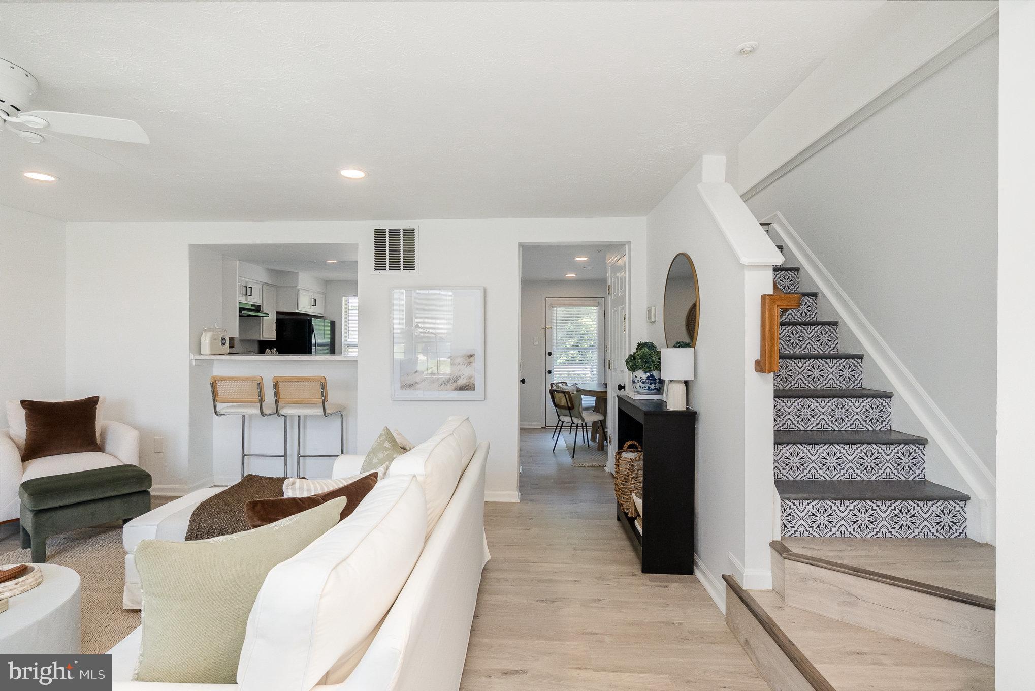 932 GAINSBOROUGH COURT