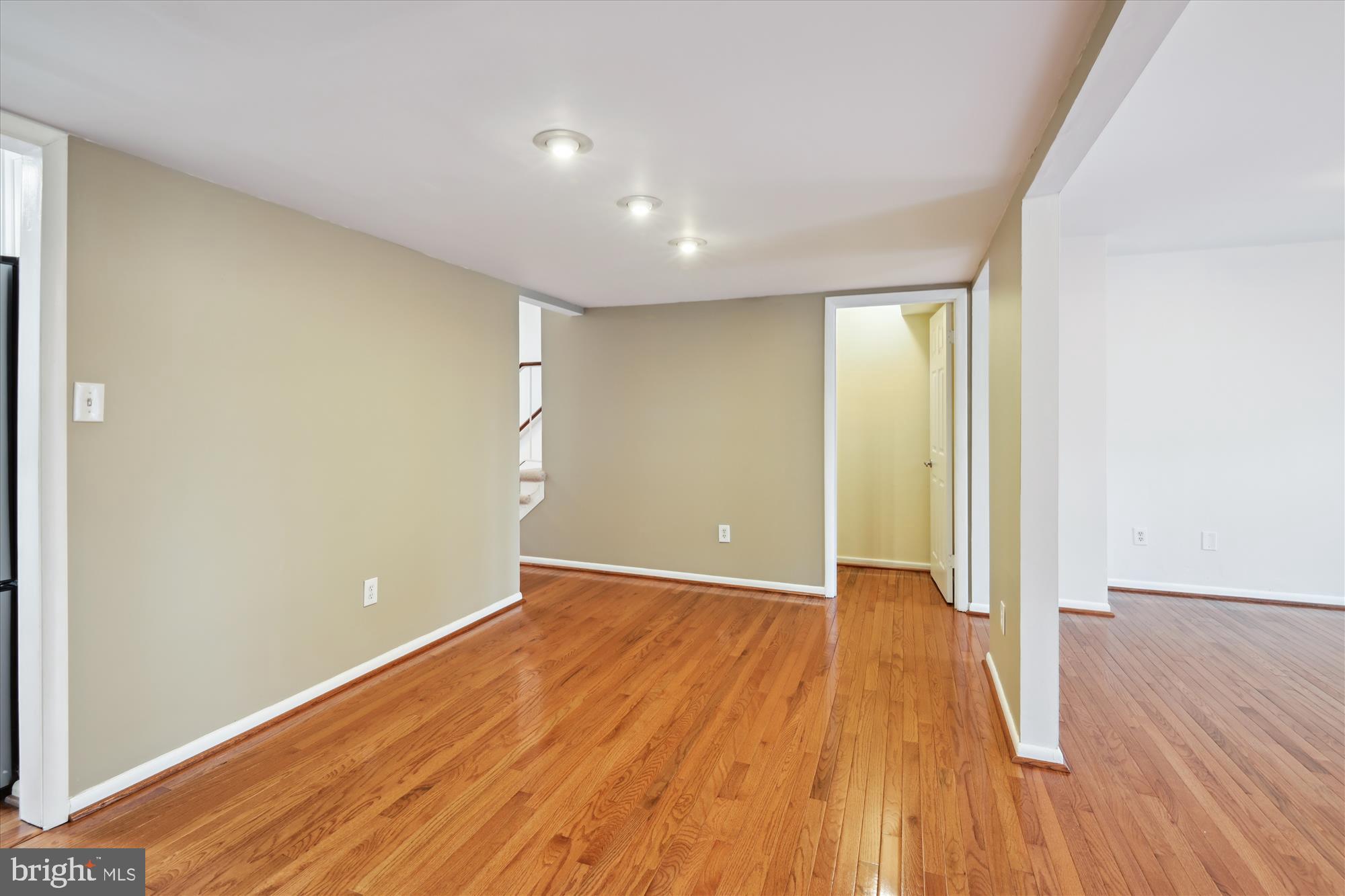 BAY HILLS - COLONIAL RIDGE - Residential