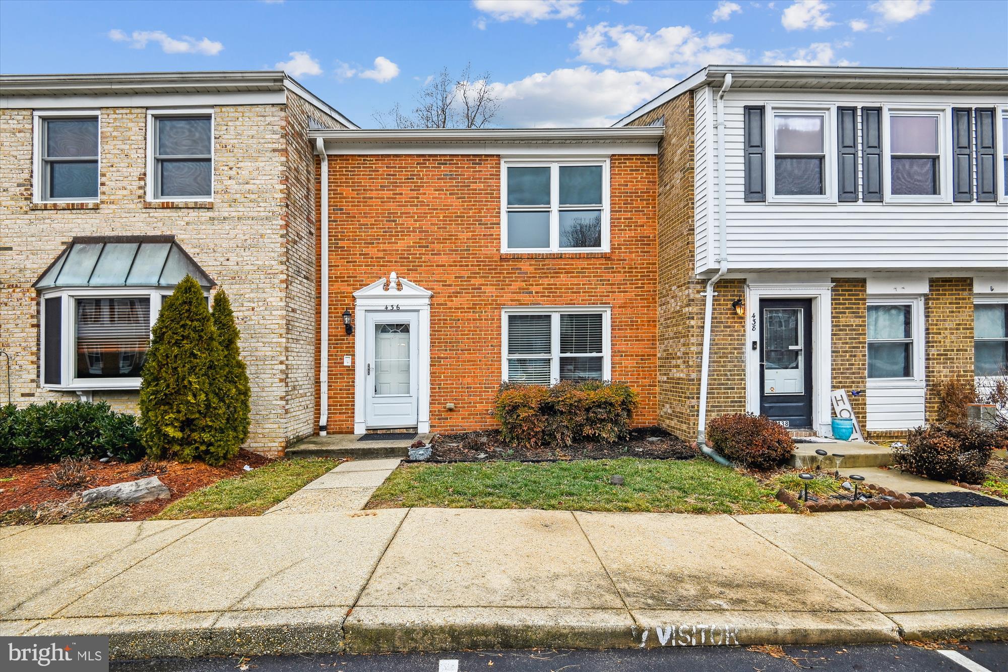 BAY HILLS - COLONIAL RIDGE - Residential