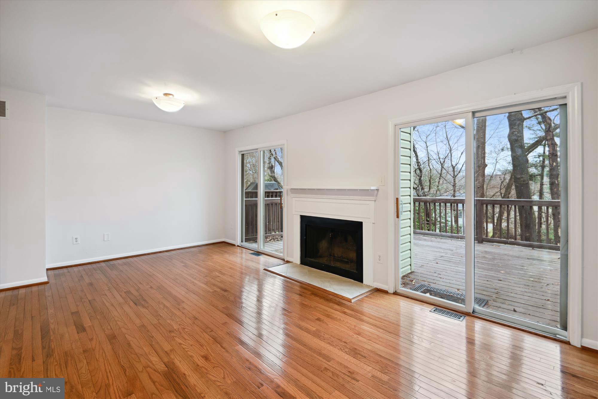 BAY HILLS - COLONIAL RIDGE - Residential