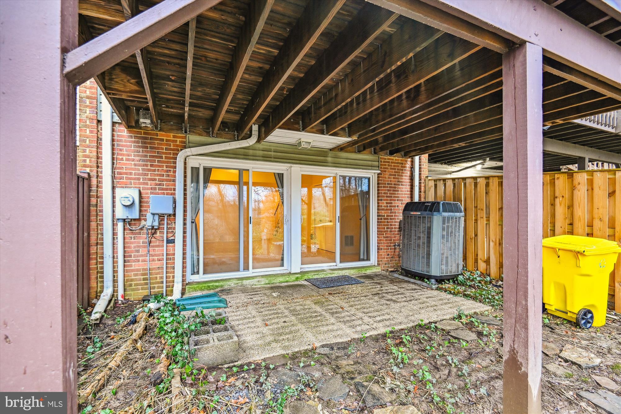 BAY HILLS - COLONIAL RIDGE - Residential