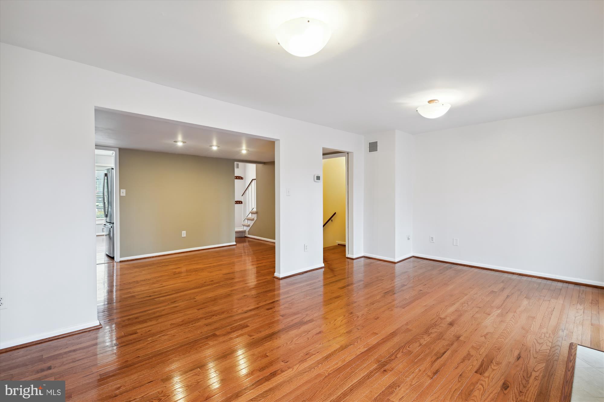 BAY HILLS - COLONIAL RIDGE - Residential