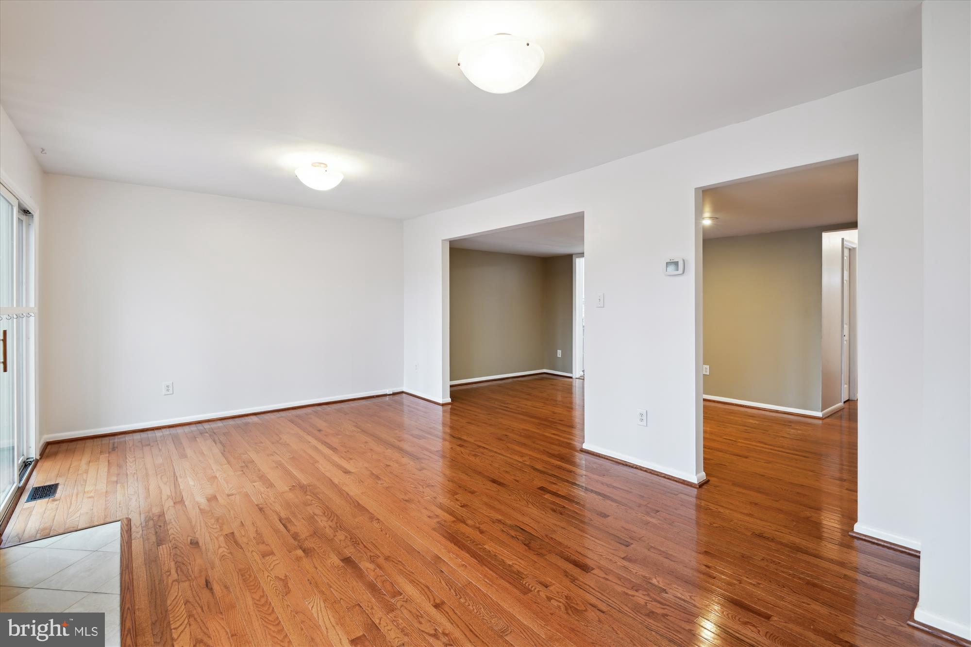 BAY HILLS - COLONIAL RIDGE - Residential