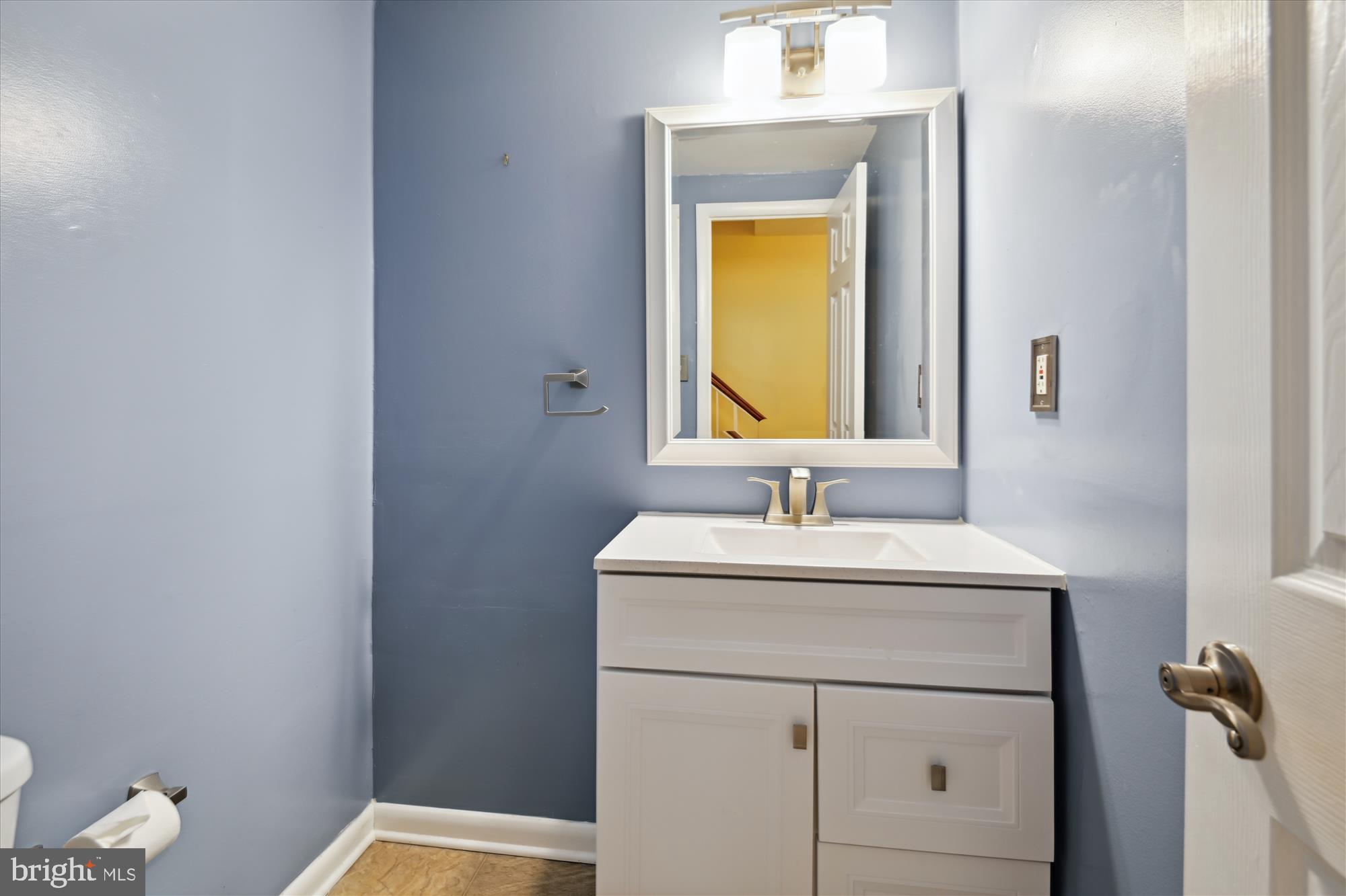 BAY HILLS - COLONIAL RIDGE - Residential