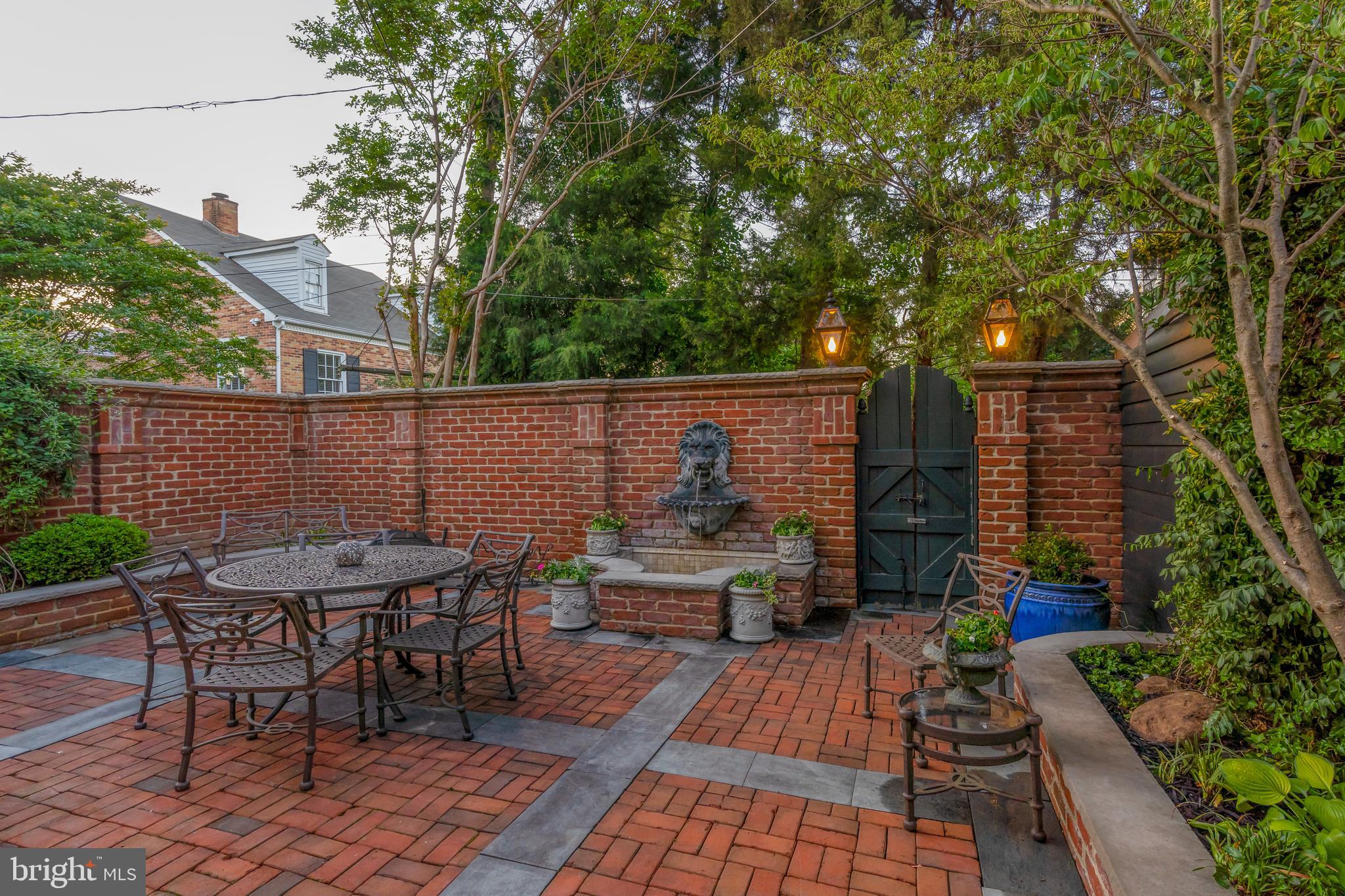 HISTORIC OLD TOWN - Residential