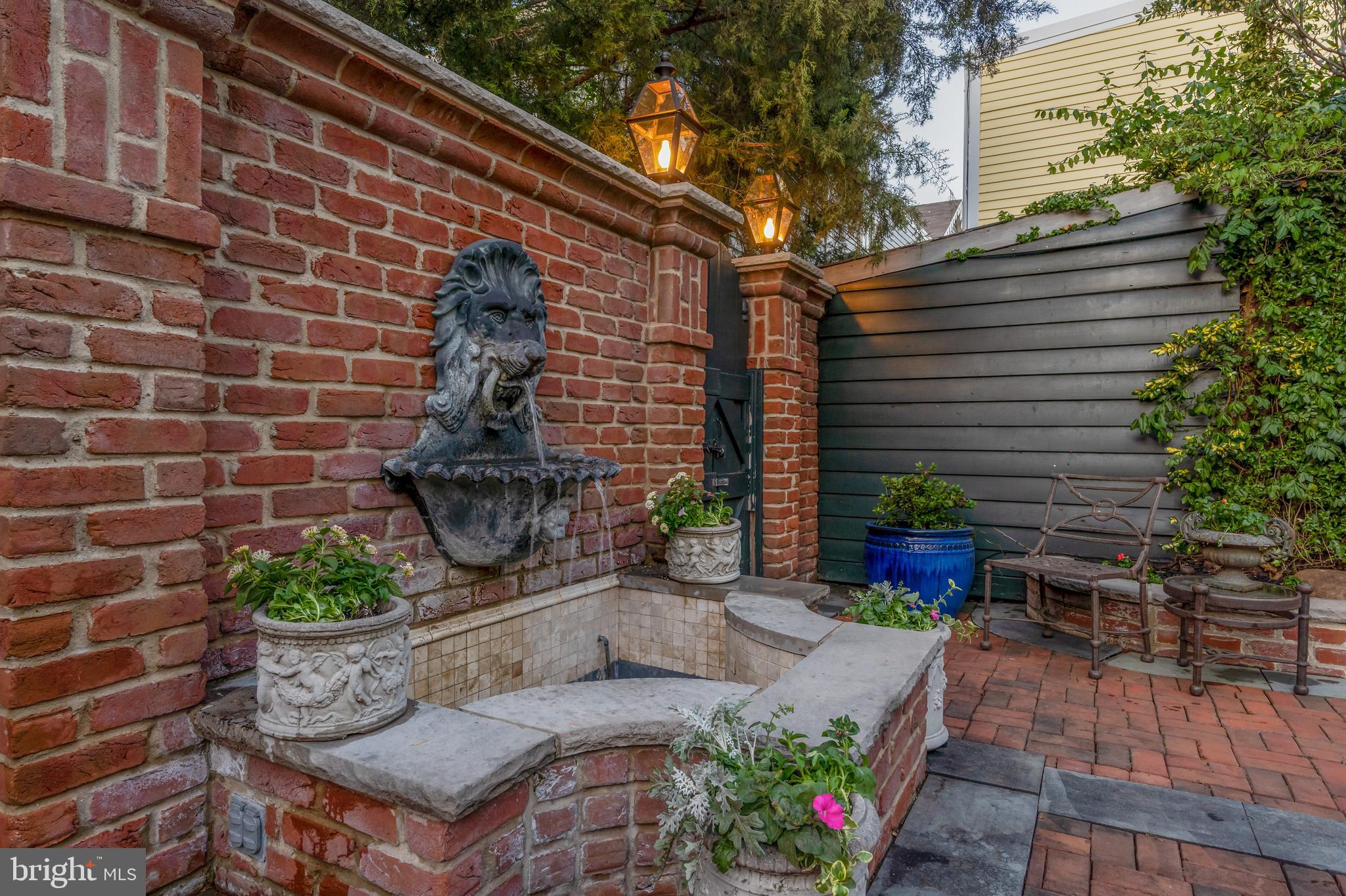 HISTORIC OLD TOWN - Residential