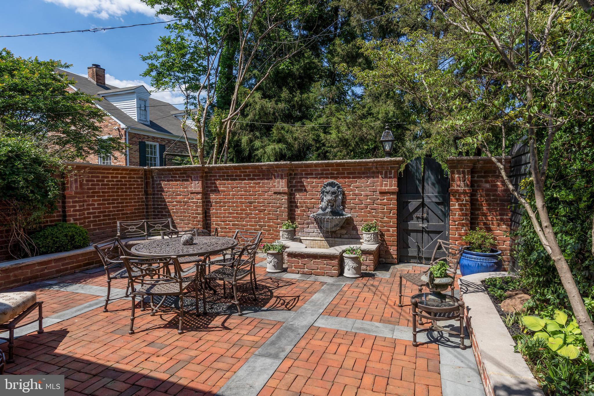 HISTORIC OLD TOWN - Residential