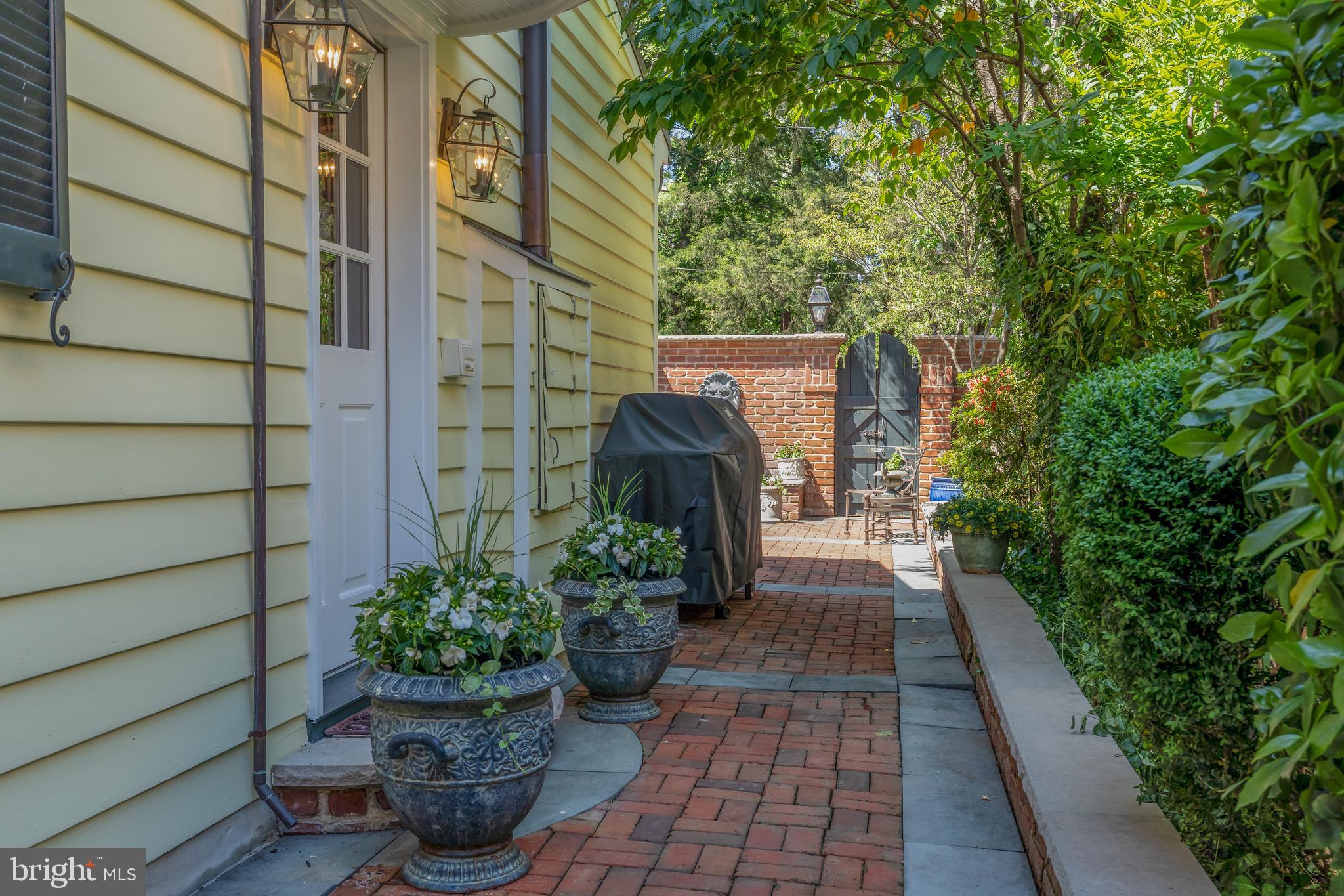 HISTORIC OLD TOWN - Residential