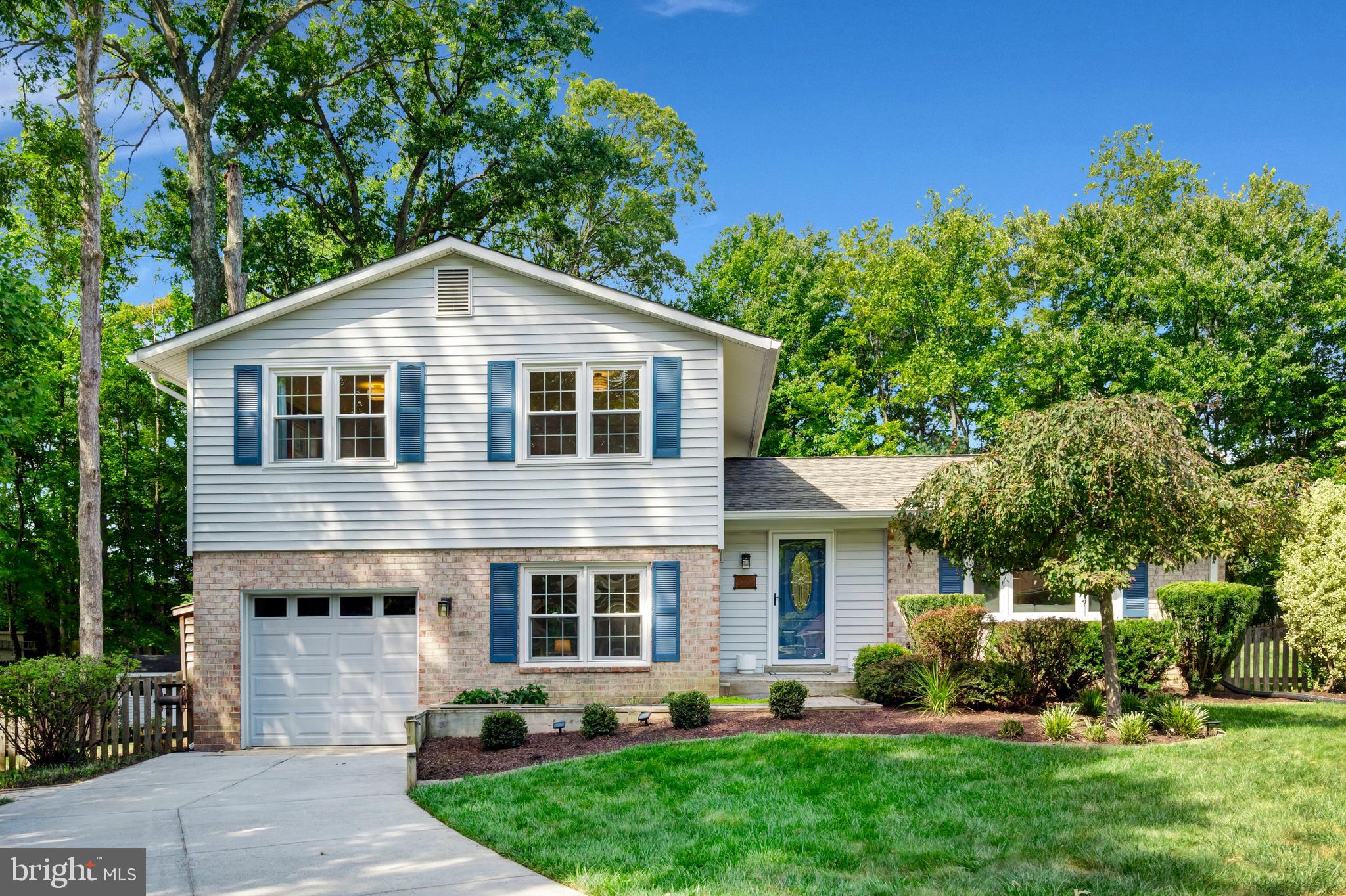 5104 SPRING ROCK COURT