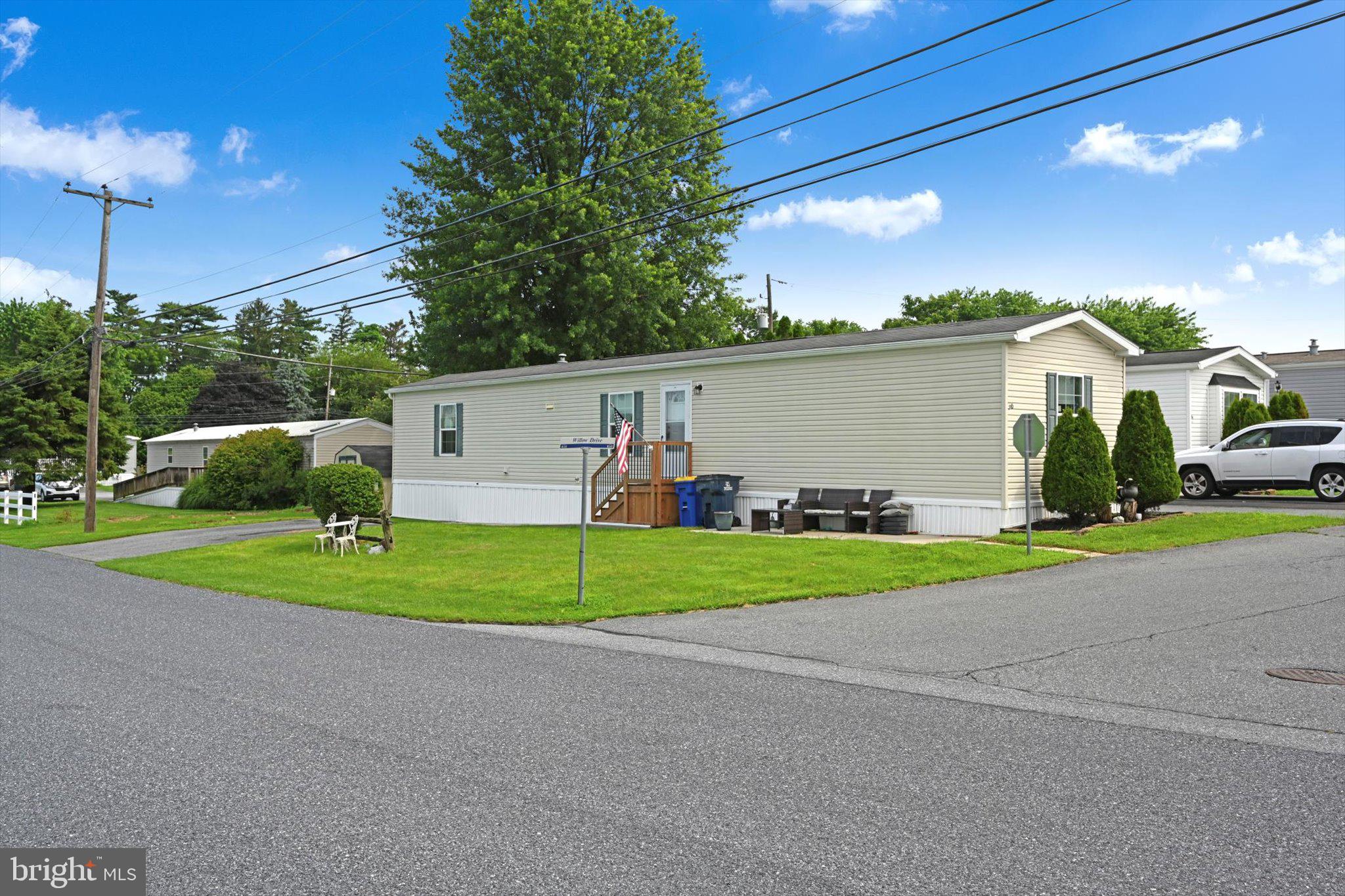 90 WILLOW DRIVE