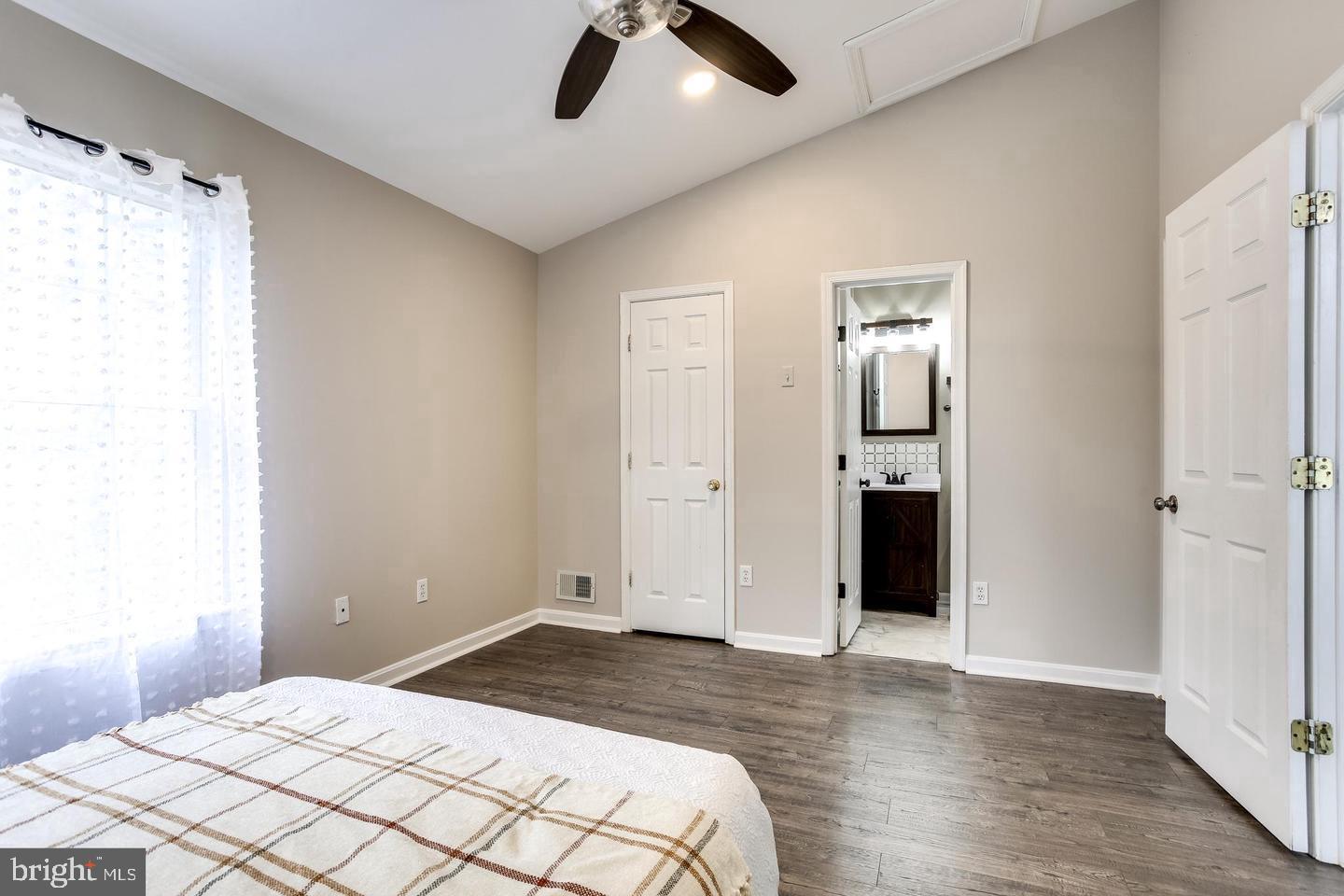 SEVEN OAKS - Residential Lease