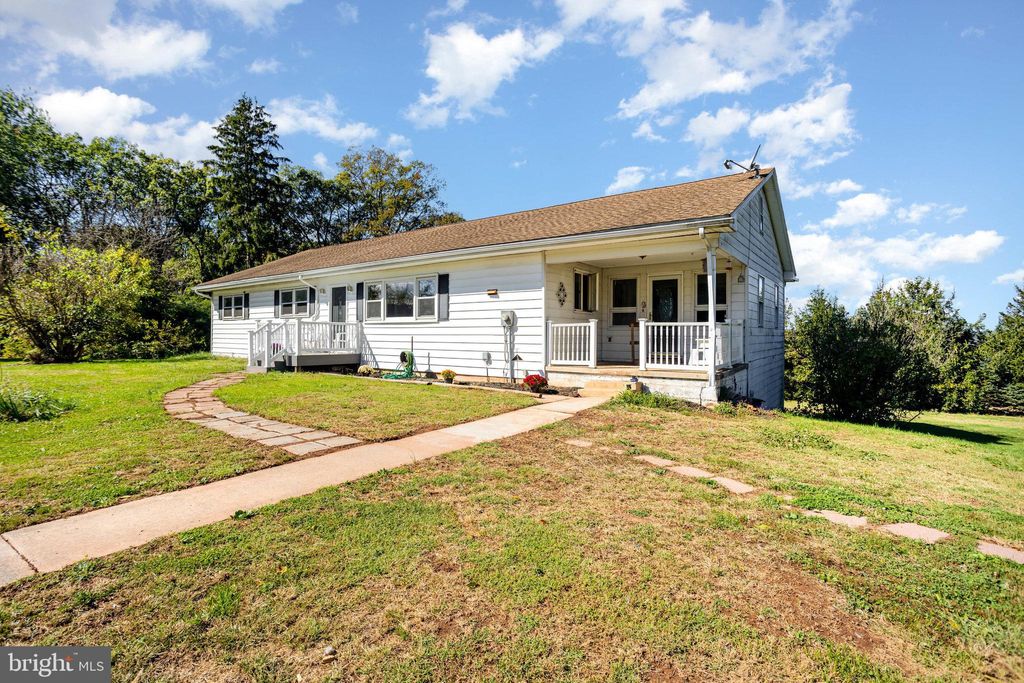 Photo of 107 Pickett Road, DOVER, PA 17315 (MLS # PAYK2091448)
