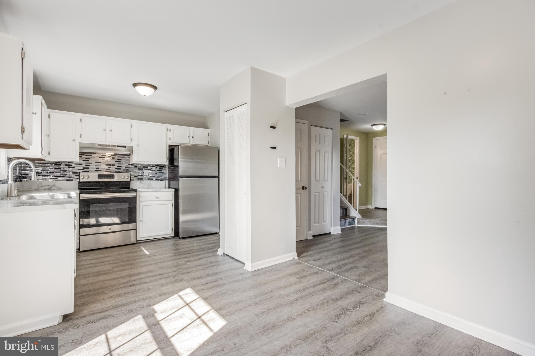 COLONY SQUARE - Residential