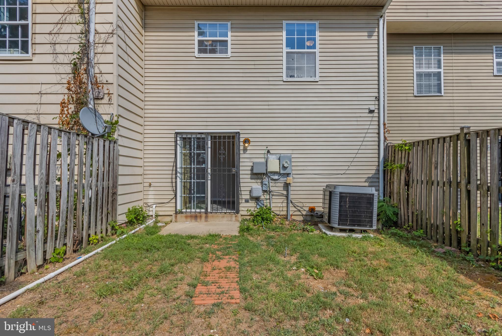 COLONY SQUARE - Residential