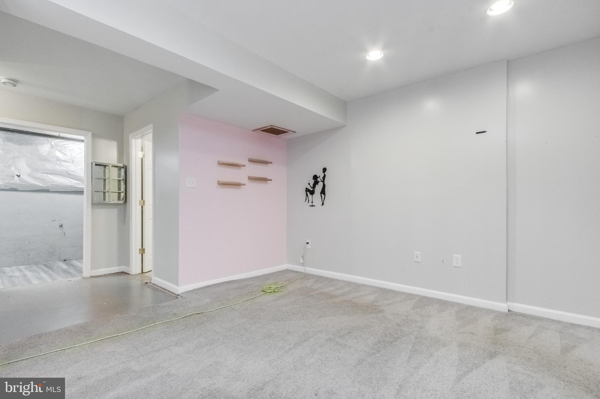 COLONY SQUARE - Residential