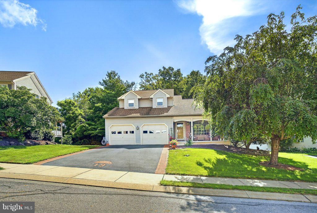 Photo of 19 Manor Oaks Drive, MILLERSVILLE, PA 17551 (MLS # PALA2073458)