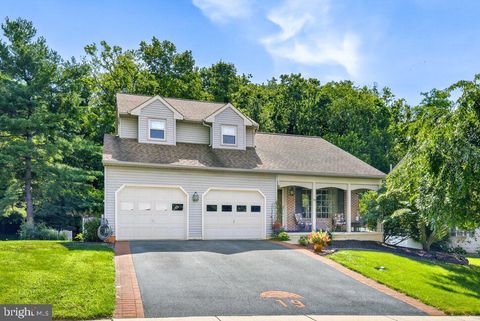 Photo of 19 Manor Oaks Drive, MILLERSVILLE, PA 17551 (MLS # PALA2073458)