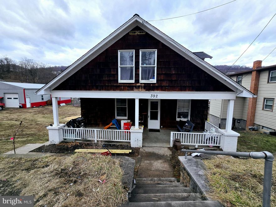 This home features a living room, dining room and kitchen on the main level. There are 3 bedrooms and a full bathroom on the upper level. The lower level has a family room with fireplace and a full bathroom.