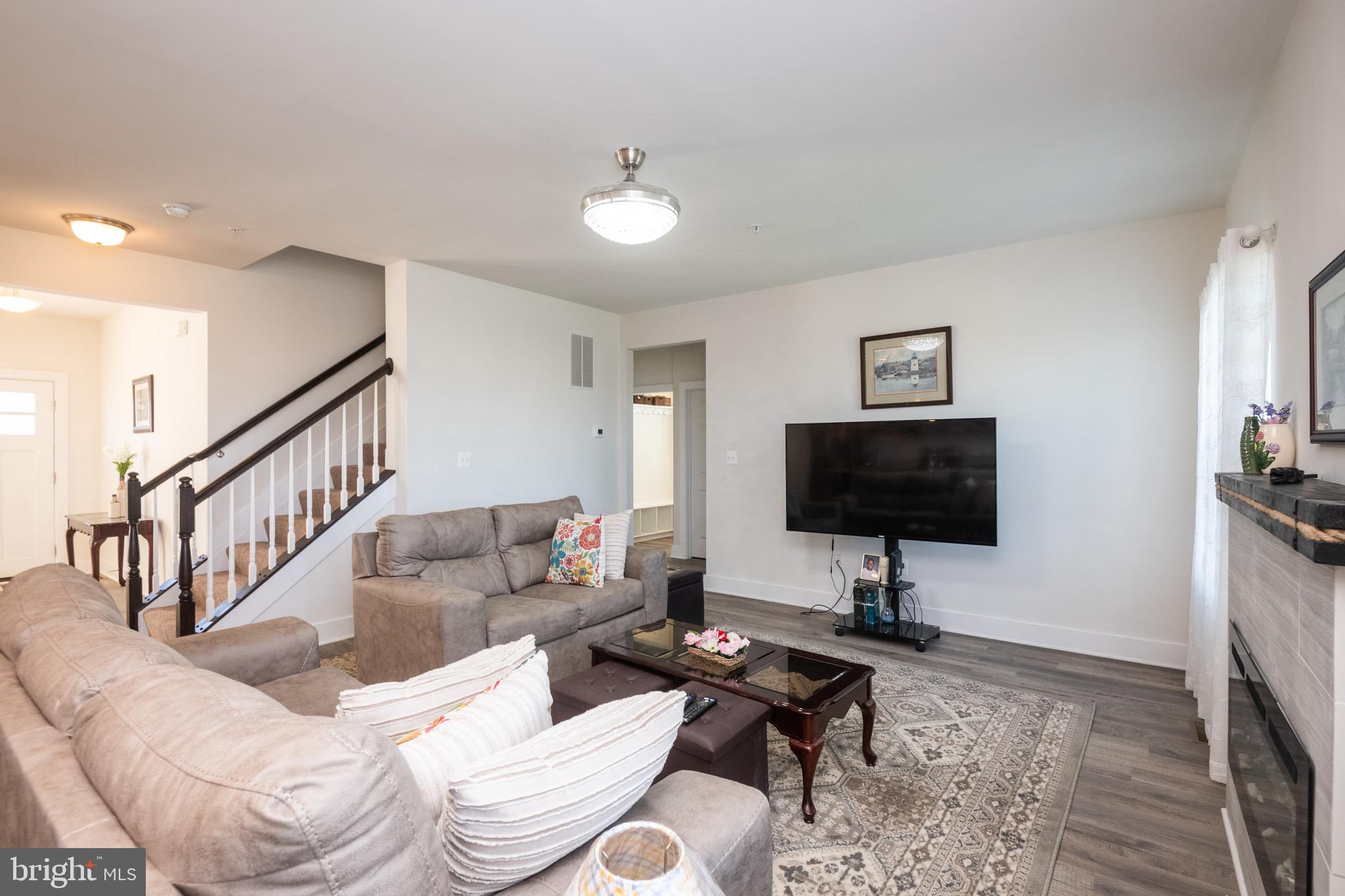 MEADE'S CROSSING - Residential