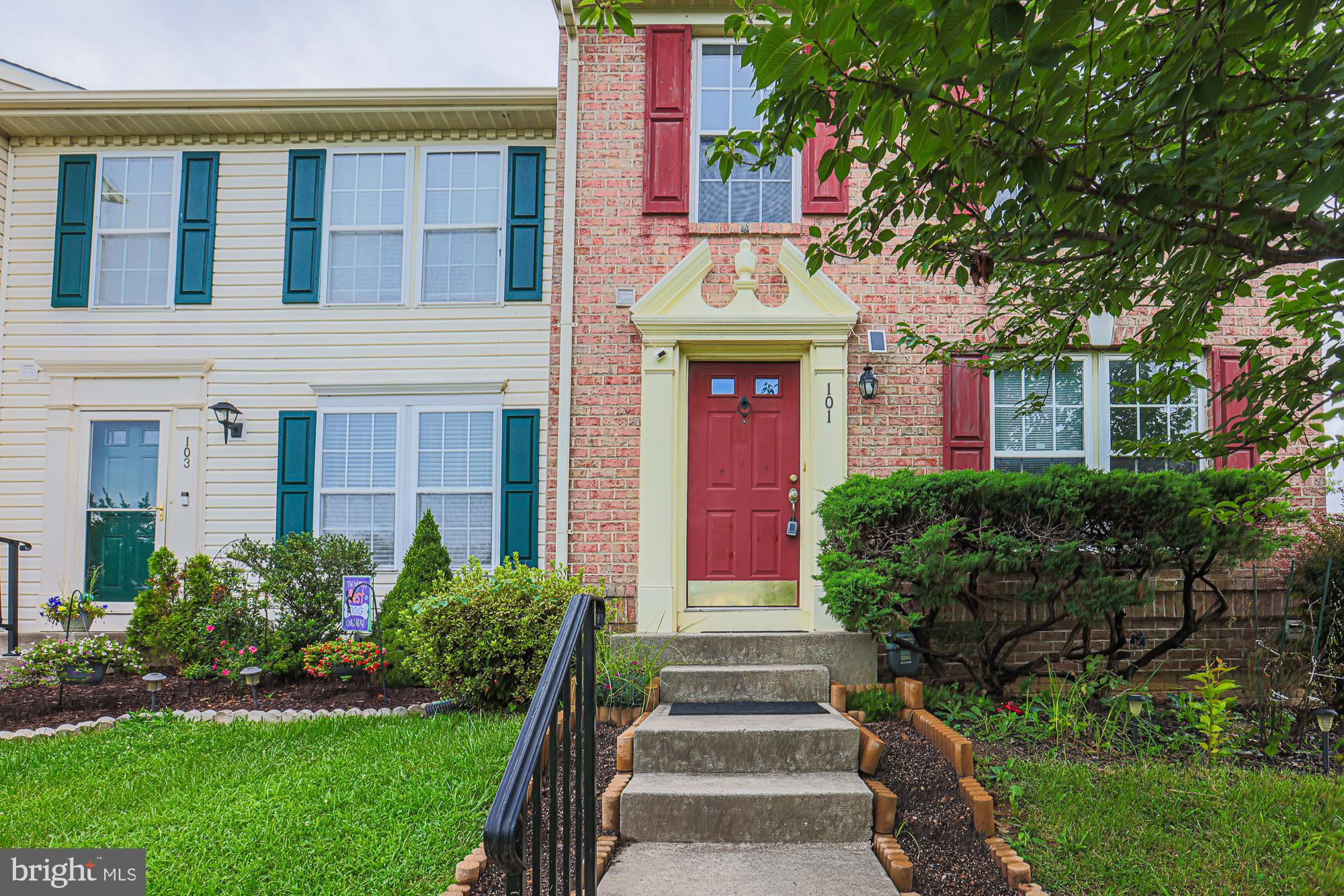 101 BRINSMAID COURT