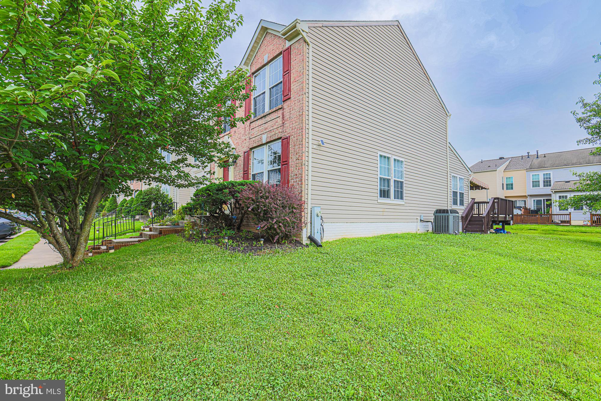 101 BRINSMAID COURT