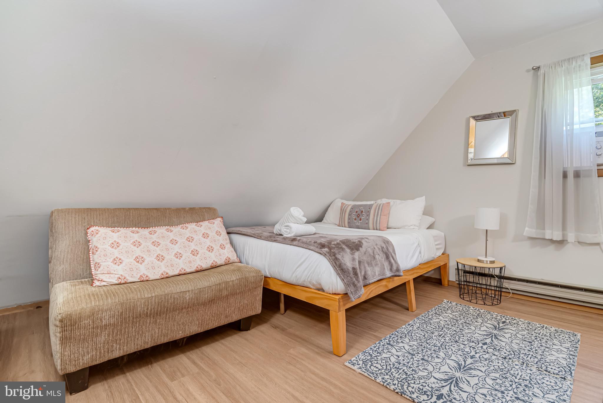 TOWAMENSING TRAILS - Residential