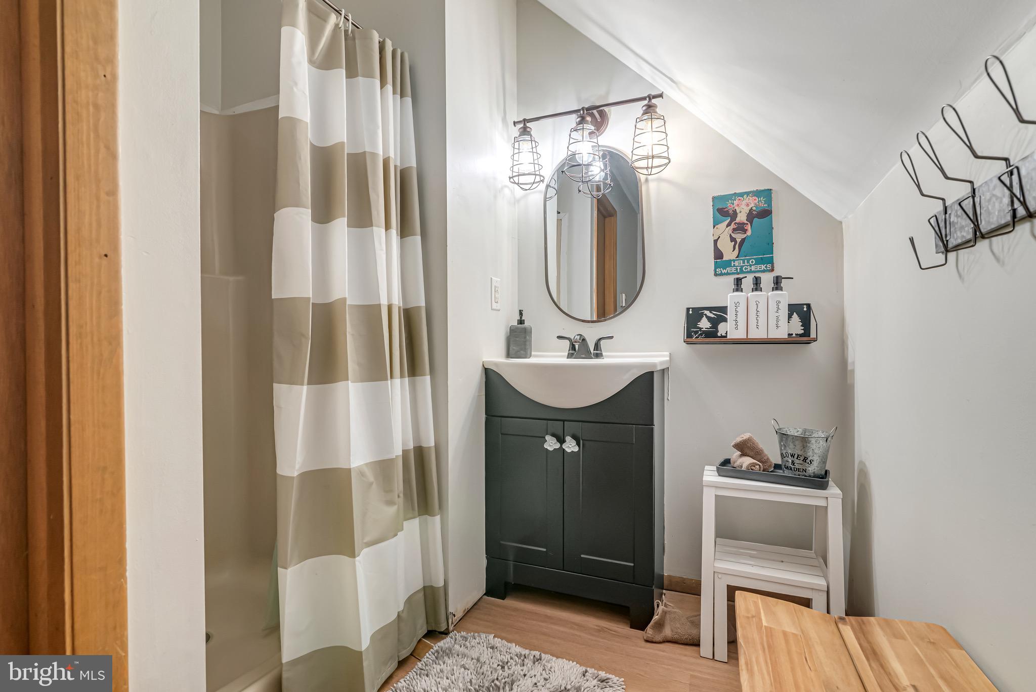 TOWAMENSING TRAILS - Residential