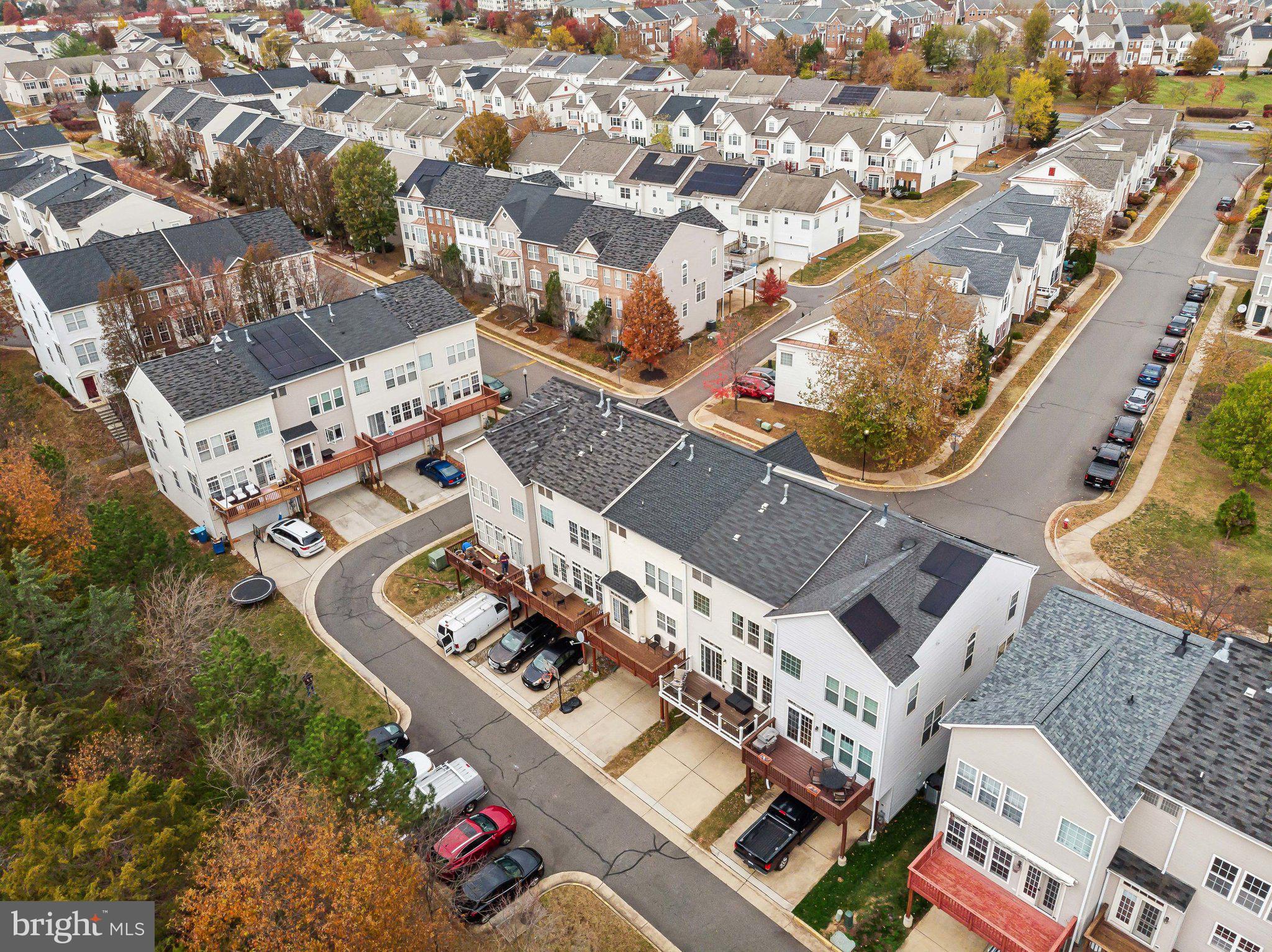 ASHBURN VILLAGE - Residential