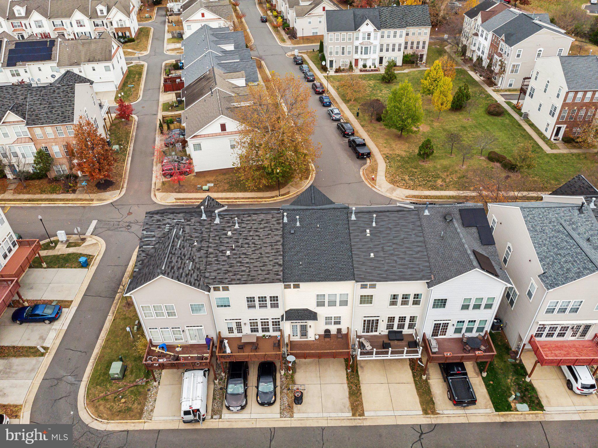 ASHBURN VILLAGE - Residential