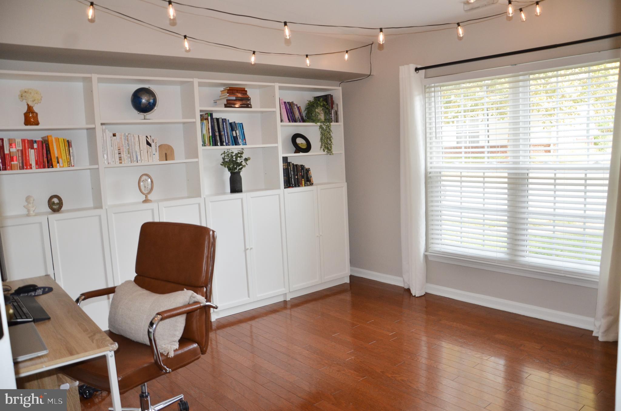 ASHBURN VILLAGE - Residential