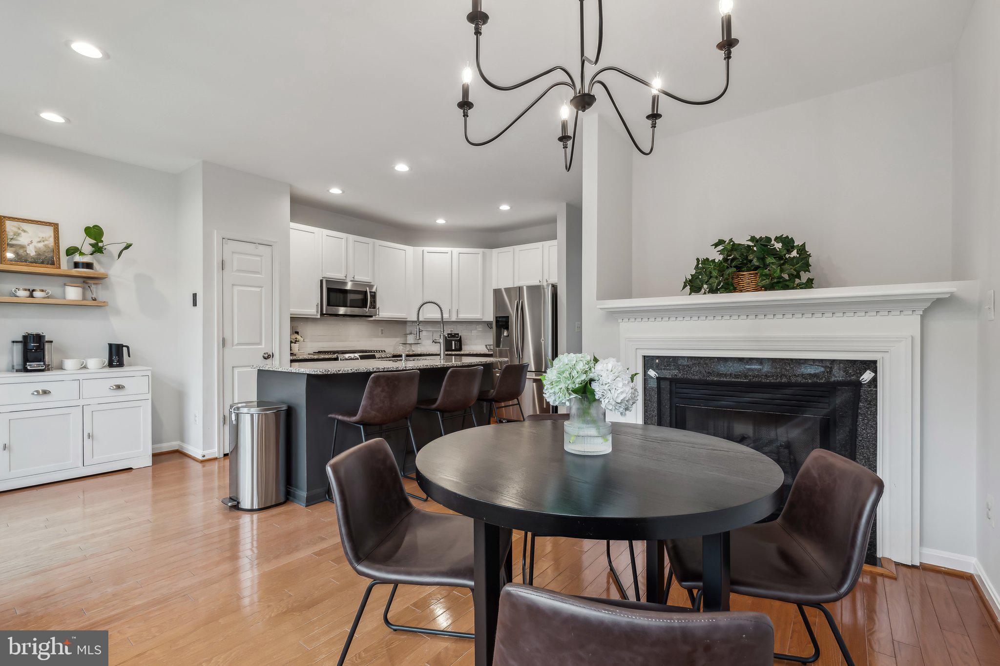 ASHBURN VILLAGE - Residential